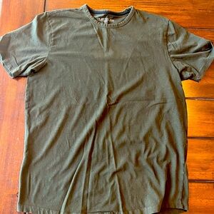 Men's Olive T-shirt size L. Soft.
